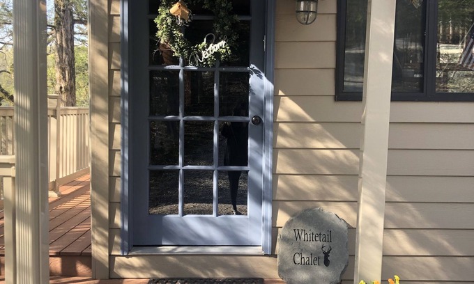 Innsbrook Ski Chalet | Year-round Lakeside Chalet – Beautifully Renovated & Conveniently Located