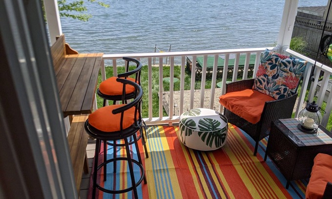 Portsmouth Cottage | Year-round Newly Renovated Waterfront Cottage on Blue Bill Cove. Fall Specials!