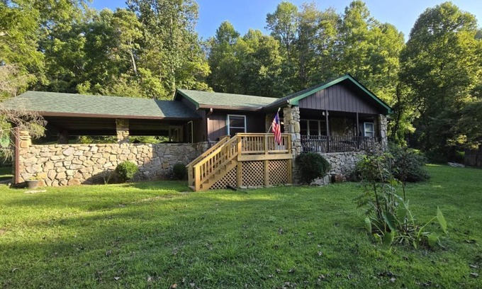 Robbinsville House | Yellow Creek Cabin: Robbinsville