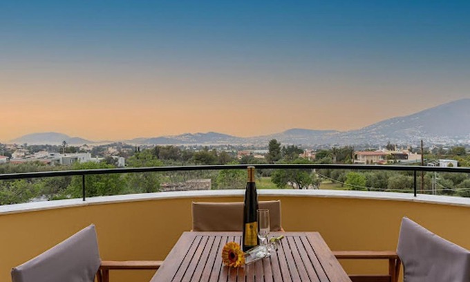 Palaia Fokaia Apartment | Yellow house