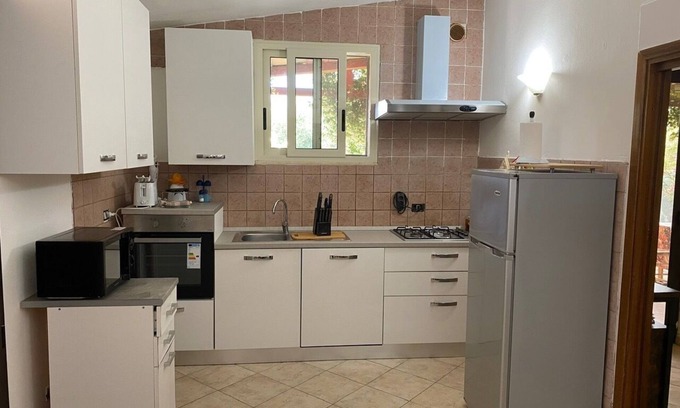 Principina Terra Villa | YELLOW HOUSE-GRACEFUL COTTAGE WITH POOL AND GARDEN 6 MINU.MAREA