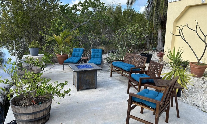 Port Pine Heights House | Yellowstone by the Sea
