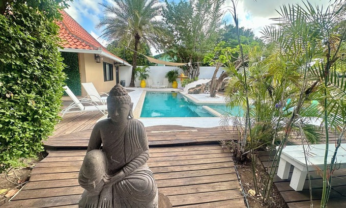 Willemstad Villa | Yemaya Heart&Home Curaçao -Entire villa + Guesthouse + Pool with fun slide!