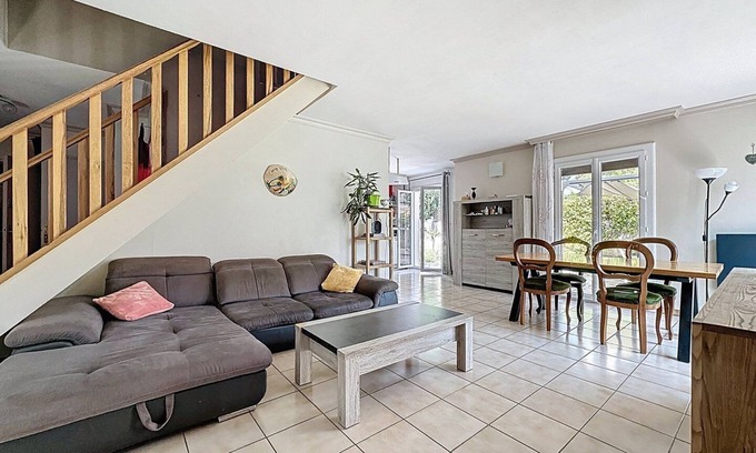Castelnau-le-Lez House | YGGDRASIL, green setting