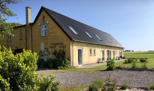 Gudhjem Bed & Breakfast | Yggdrasil Guest Lodge