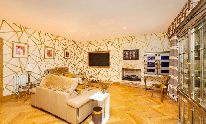 New Town Villa | York Place - Three Bedroom Villa, Sleeps 6
