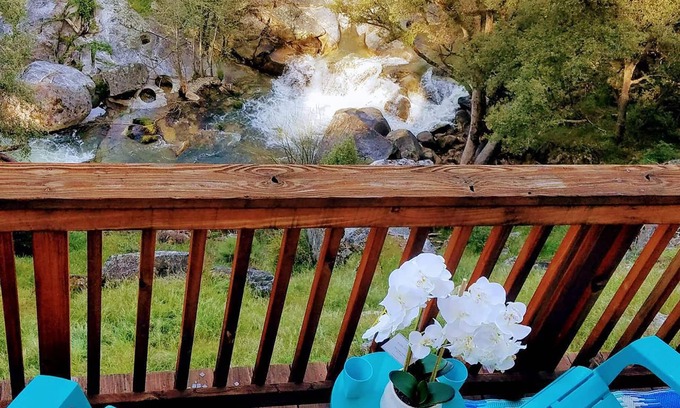 Yosemite Forks House | Yosemite-Bass Lake Creekside on Lewis Creek
