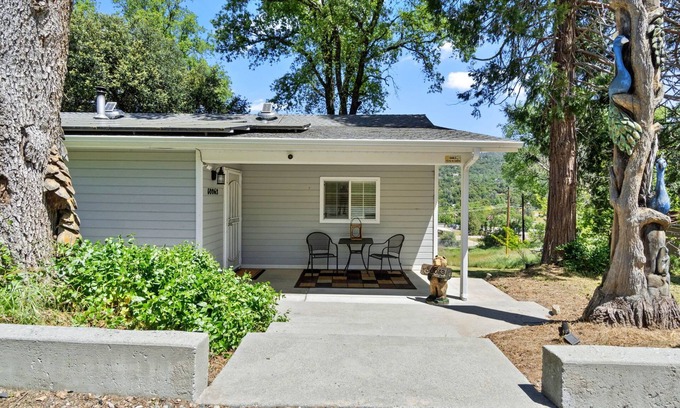 Oakhurst House | Yosemite, Hot Tub, Pets - Memories! The Daly Pad is the perfect stay for you!