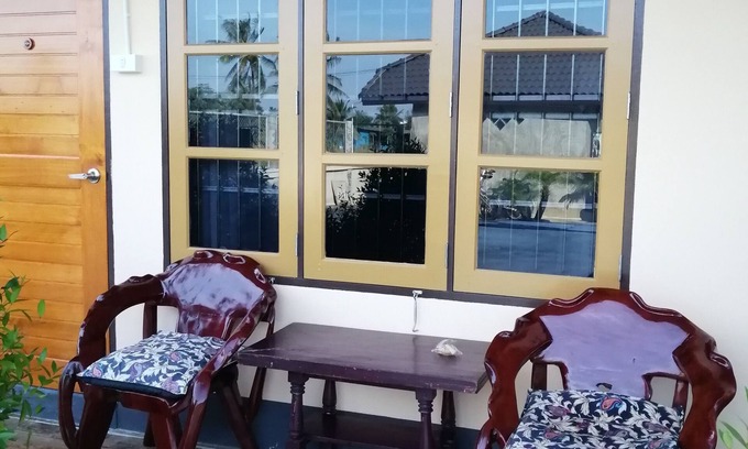 Bang Phra House | Yotin Guest House