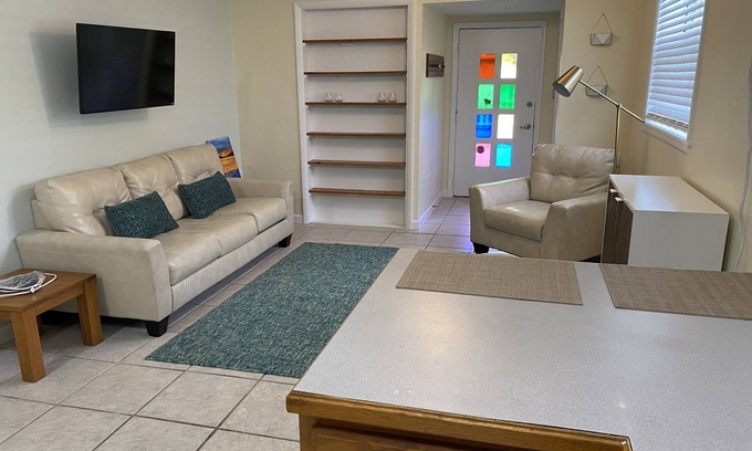 La Costa Village Apartment | You can hear the waves