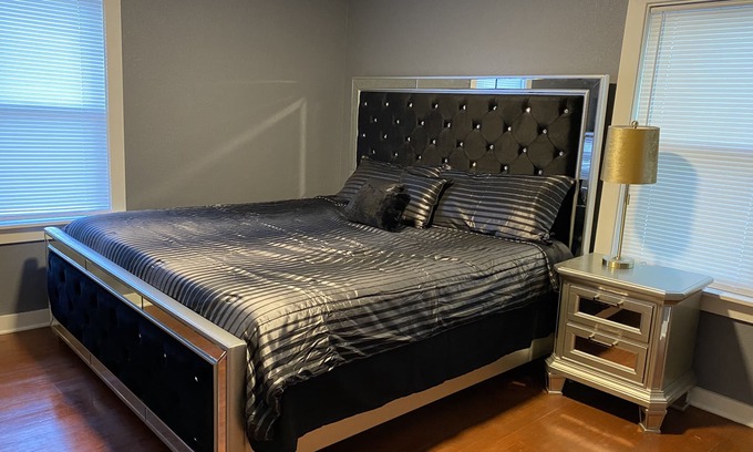 Northeast Kansas City House | you deserve it nice house plenty of space for the whole family