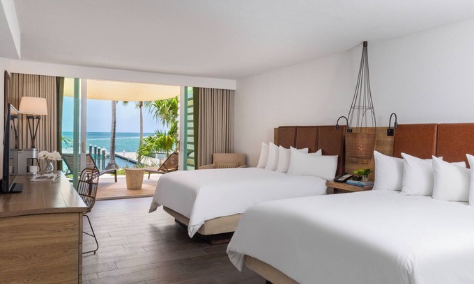 Islamorada Hotel | Your Blissful Haven in Islamorada! Beach, Swimming Pool, Pets Allowed!