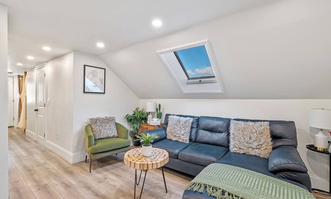 Roslindale Condo | Your Boston Retreat on the Third Floor