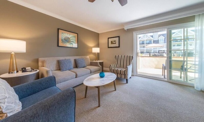 Carlsbad Village Hotel | Your Carlsbad Beach Escape! Outdoor Swimming Pool, Free Parking!