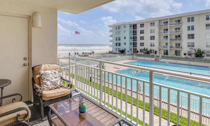 Brown House | Your Dose of Vitamin Sea - 2BDR @ Sea Coast Gardens