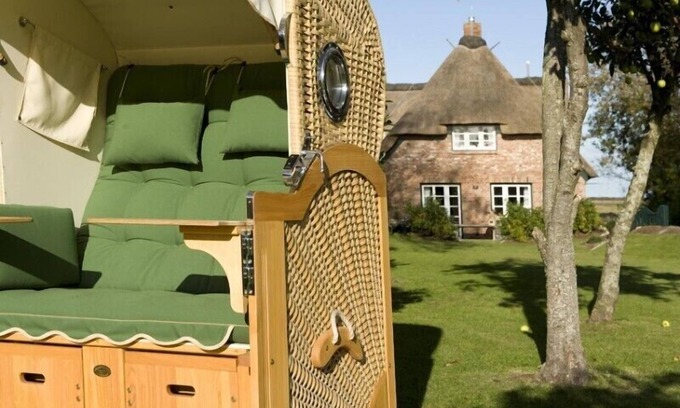 Wrixum House | Your exclusive dream holiday home on Foehr - classic thatched roof