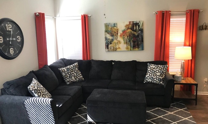 Ladson House | Your Hm away from Hm-Clean and Spacious