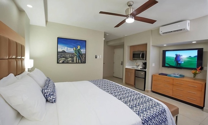 Oranjestad-West Hotel | Your Home Away From Home! Onsite Pool, Kitchenette, Free Parking