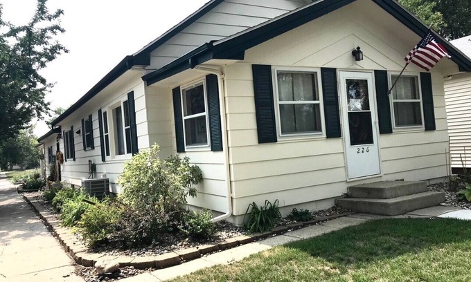Aberdeen House | YOUR HOME AWAY FROM HOME!
