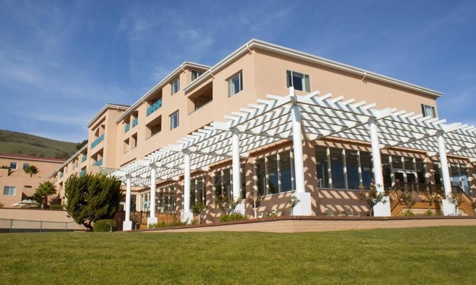 Avila Beach Resort | Your Home Away From Home! 2 Classy Units, Onsite Swimming Pool, Free Parking