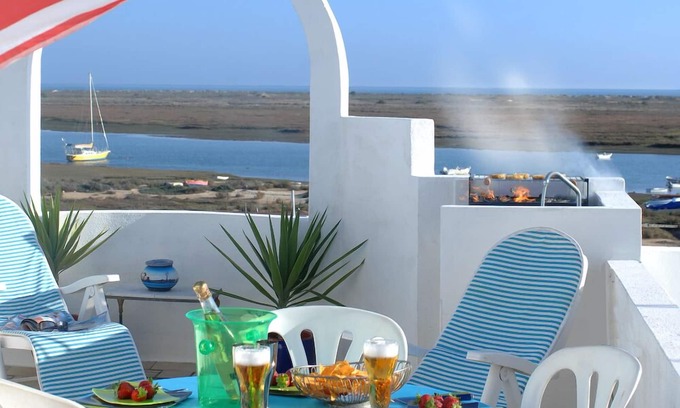Santa Luzia Apartment | Your ideal, affordable place in the sun! St-Luzia apt. with sea-view.