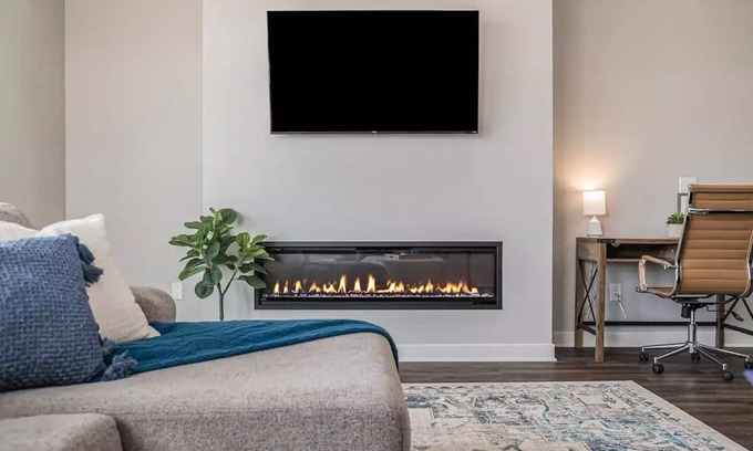 Omaha House | Your Omaha Escape - Luxe End-Unit +2 Master Suites