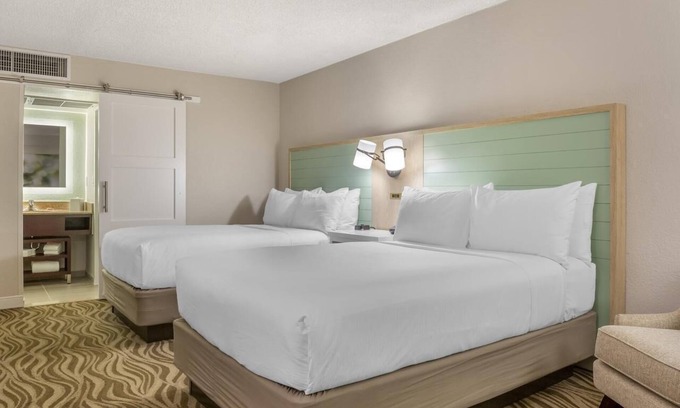 Lake Buena Vista Hotel | Your Orlando Adventure Starts Here! 2 Comfortable Units, Near Universal Studios