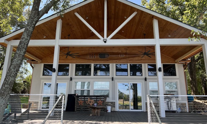 Canton House | Your own lake house less than a mile from Canton Trade Days