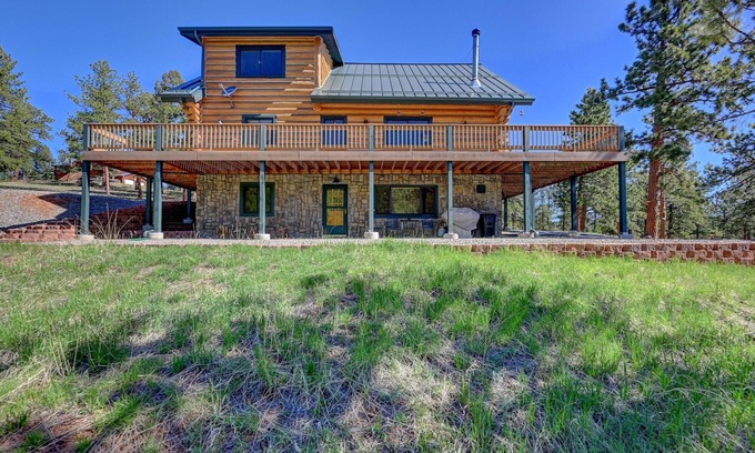 Bailey Apartment | Your Own Private Apartment in Authentic Colorado Log Cabin