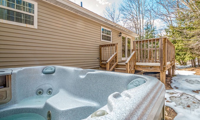 Carroll County House | Your Perfect Blend of Views, Hot Tub, and Fun!