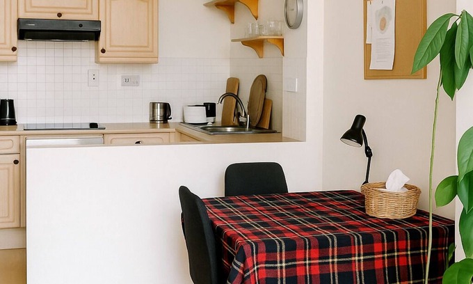 Tollcross Apartment | Your Perfect City Centre Flat+sofa for Enjoying the Fringe Festival.