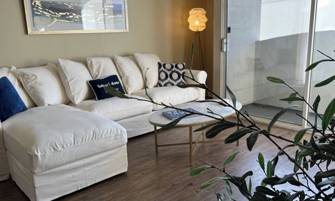 Marina del Rey Apartment | Your Private Oasis in the Hub of Marina del Rey