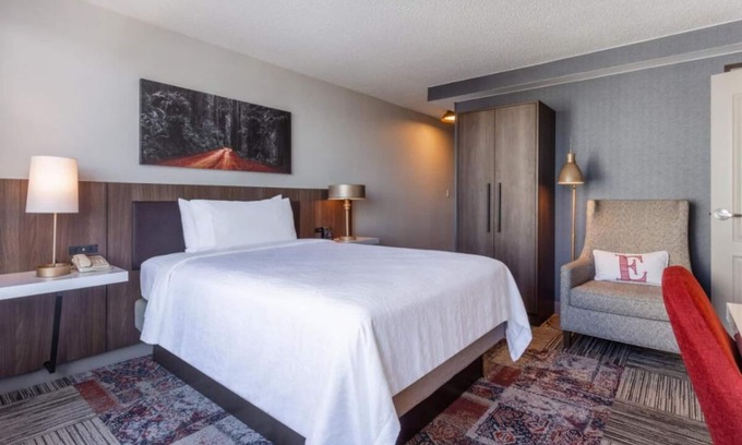 Emeryville Hotel | Your Relaxing Getaway Awaits! Pets Allowed, Parking, Near Aquarium of the Bay