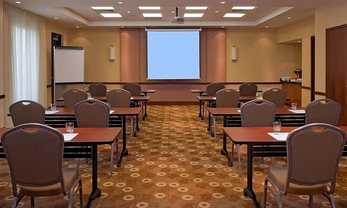 Gwinnett Place Hotel | Your Relaxing Getaway Awaits! 4 Great Units! Close to McDaniel Farm Park!