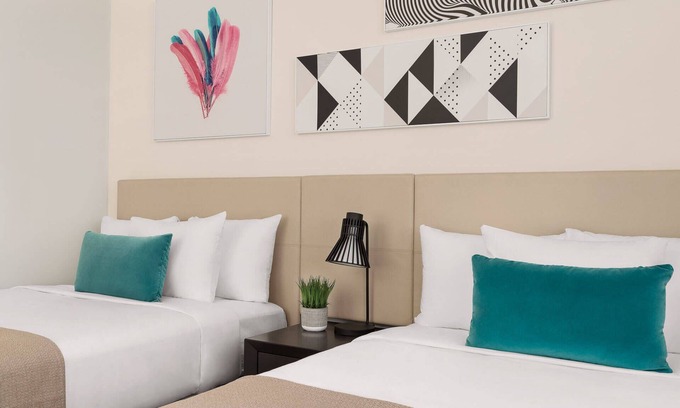 Hollywood South Central Beach Hotel | Your Relaxing Getaway Awaits! Walk to Hallandale Beach