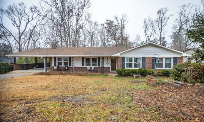 North Augusta House | Your Retreat Home for Masters Week! Featuring 5 beds and a Hot Tub!