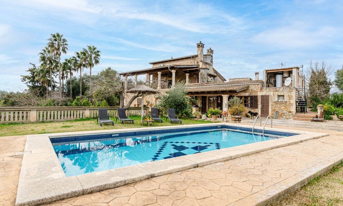 Maria de la Salut Apartment | YourHouse Deulosal, family-friendly rural house, cycling friendy