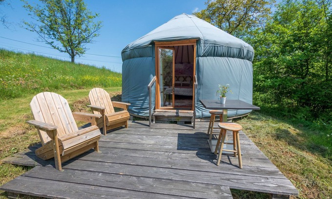 Laprugne House | Yourtissimo - La Maison Rouge