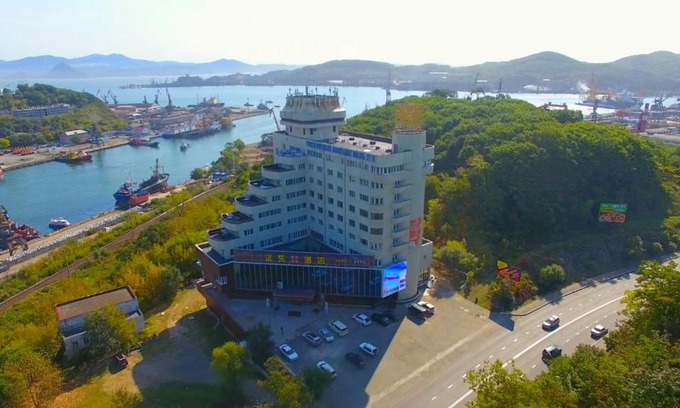 Nakhodka Hotel | Yuan Dun