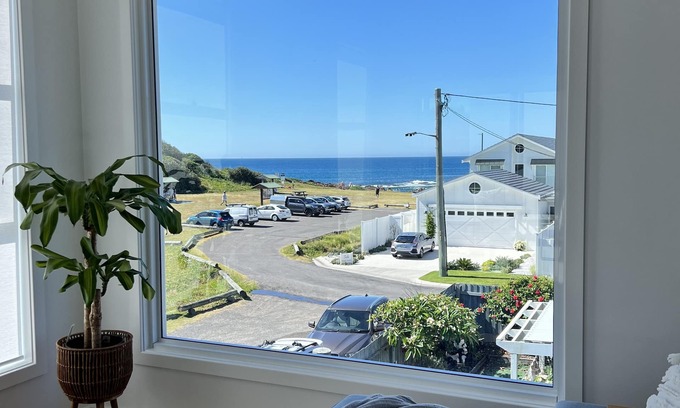 Anna Bay Apartment | Zala - Whale watching special rates - Ocean side views & vibes