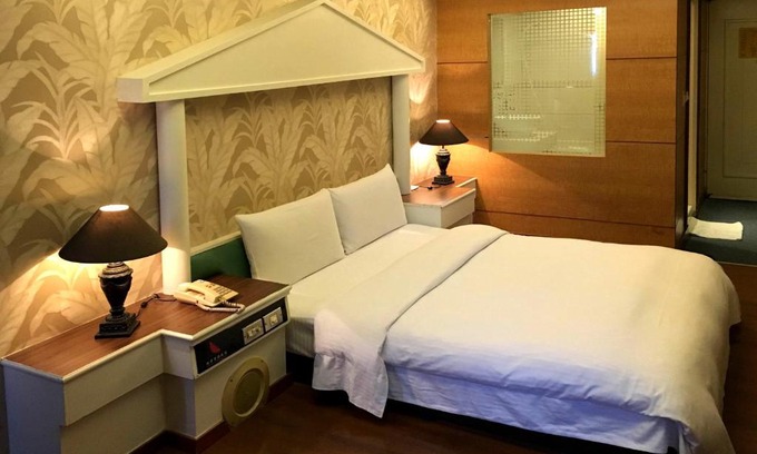 East District Hotel | Zaw Jung Business Hotel