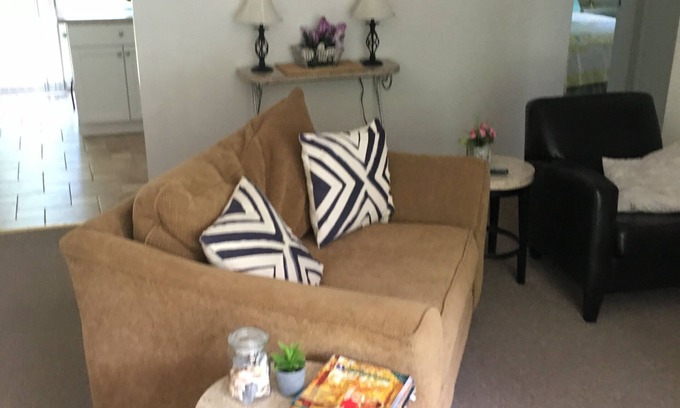 Riverside Apartment | Zee’s hideaway 1, 4431