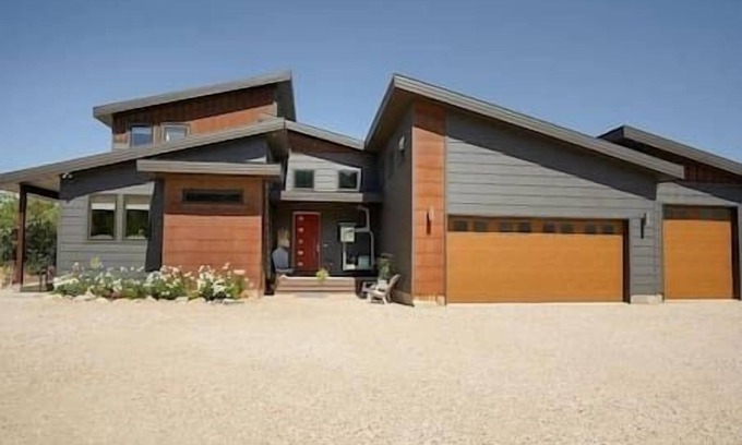 Eden House | Zen Mountain Home, 4 Bedrooms, 3.5 bath, Hot Tub, Pet Friendly