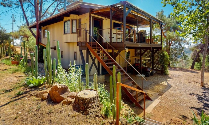 Chico House | Zen Mountain Retreat hideaway with sweeping views, outdoor space, & W/D