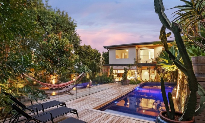 North Manly House | Zen Sanctuary Pet Friendly Executive Retreat in North Manly with Pool