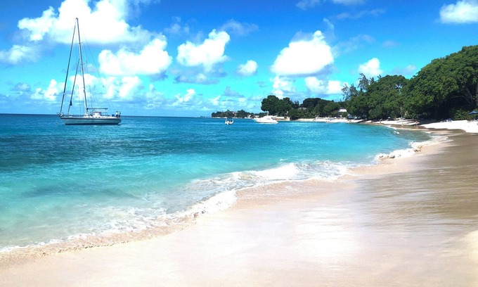 Gibbes House | ZenBreak KingsGate #4 is a 2 bedroom luxury holiday townhouse 3 minutes away from Gibbs Beach