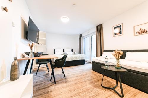 Metzingen Apartment | ZENtrahome - Zentral Outlet Business SmartTV Balkon