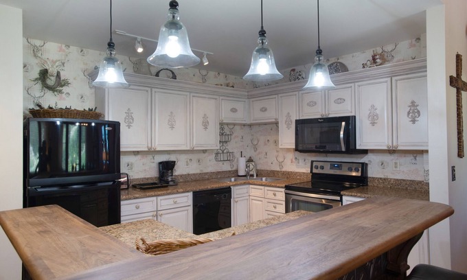 Winter Park Apartment | Zephyr Mountain Lodge, Condo | Top Floor w/Views of Ski Slopes and Gondola Access (Premium-Rated Condo 2701)
