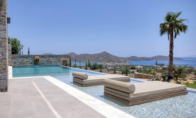 Agios Nikolaos Villa | Zeus Luxury Villas 6 Bedroom Complex