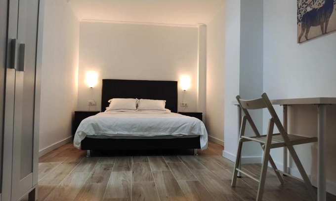 El Port House | Zhenyu Apartments